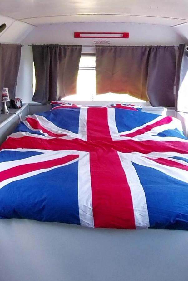 Insolite Bus Anglais Le Buckinghambus Saint-Philbert-sur-Risle Kültér fotó